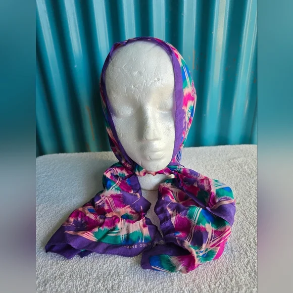 Vintage Elaine Gold Scarf - Picture 9 of 10